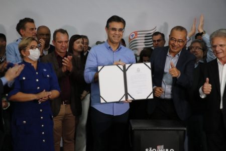 Prefeitura e Estado entregam DDM e anunciam construção de 360 moradias em Hortolândia