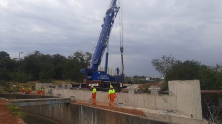 Trecho da obra do “Superviário” em Hortolândia, Ponte da Vila Real ganha vigas