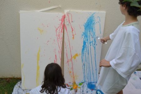 Pintura em tela busca incluir deficientes de Hortolândia por meio da arte