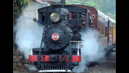 Passeio em Campinas marca reinauguração de duas locomotivas restauradas