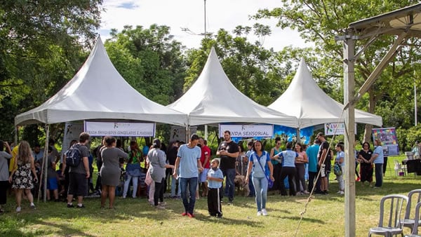 AMAAH celebra Dia Mundial do Orgulho Autista no Parque Chico Mendes domingo