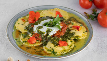 Chef Ricardo Barreira, do Vila Paraíso, “abusa” do tomate para criar os pratos do Festival Gastronômico de Inverno de Sousas e Joaquim Egídio