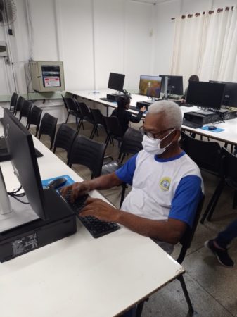 Emef Marleciene ganha laboratório de informática