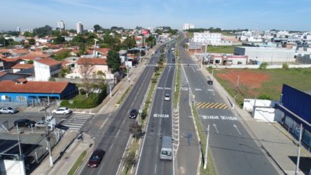 Prefeitura instala conjunto semafórico na avenida Santana