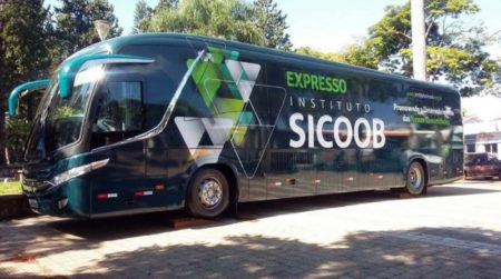 Hortolândia recebe caminhão do Sicoob que oferece mais de 50 cursos gratuitos de qualificação on-line