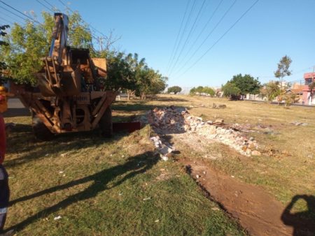 Prefeitura retira entulho descartado irregularmente em áreas verdes localizadas em três bairros de Hortolândia