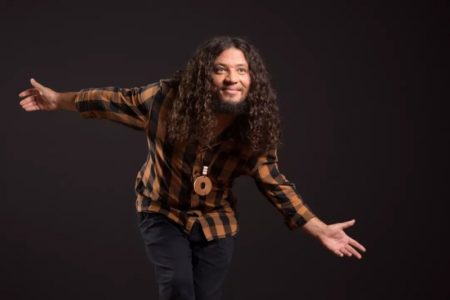 Rapper RAPadura Xique-Chico é atração do sarau Parada Poética, na segunda-feira (06/06)