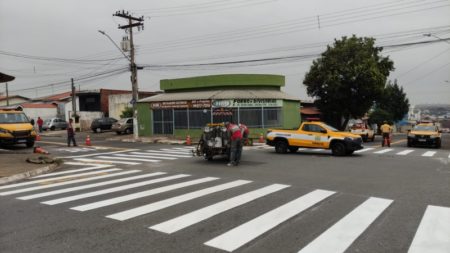 Sinalização de solo atende ruas do Jardim Amanda