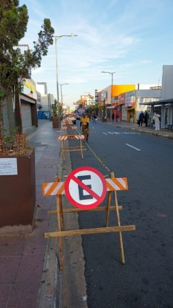 Estacionamento de veículos no lado esquerdo da R. Luiz Camilo de Camargo volta a ser proibido