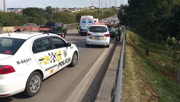 Motociclista morre apos ser atropelado por carreta na rodovia SP 101 em Hortolandia