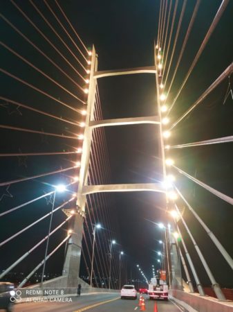 Ponte da Esperança, em Hortolândia, ganha iluminação especial amarela, neste mês