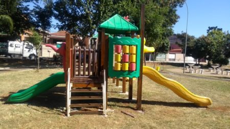Prefeitura de Hortolândia instala “brinquedão” na praça do Jardim Santa Clara do Lago