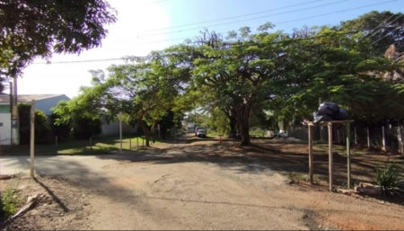 Rua em situação irregular, no Parque Ortolândia, passa a existir também no papel