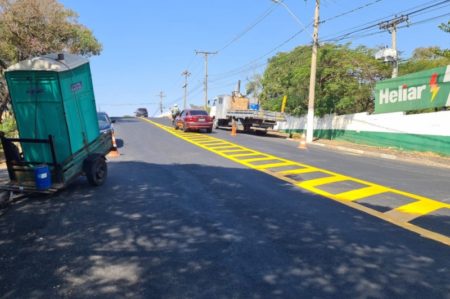Duas avenidas recebem recapeamento em Hortolândia