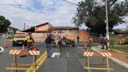 Sinalização de solo é reforçada em ruas do bairro Residencial João Luiz