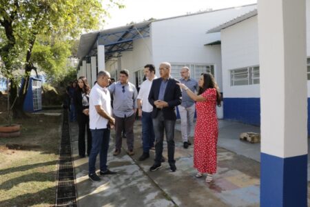 Prefeito visita Emei Profª Rosimar Bertão Gomes, que passa por reforma