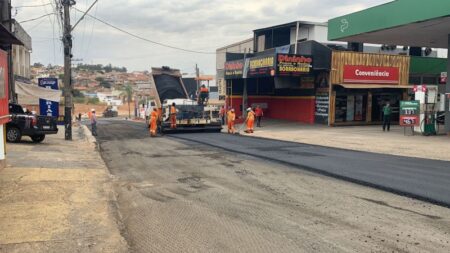 Prefeitura recapeia vias do Jd. Santana e do Minda que compõem o Superviário
