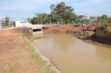 Começa a obra de duplicação do viário da Avenida Santana, sobre o Jacuba, na Região Central