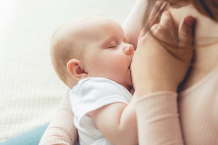 Amamentação fortalece os vínculos entre a mãe e o bebê