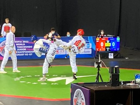 Hortolandense representa o Brasil no Mundial de taekwondo e termina competição na quinta colocação