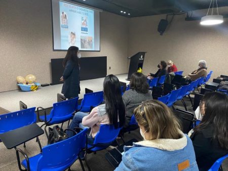Hortolândia apresenta ações de incentivo ao aleitamento materno em reunião com municípios da região
