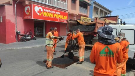 Semana começa com mutirão da Operação Tapa-Buraco em diferentes regiões de Hortolândia