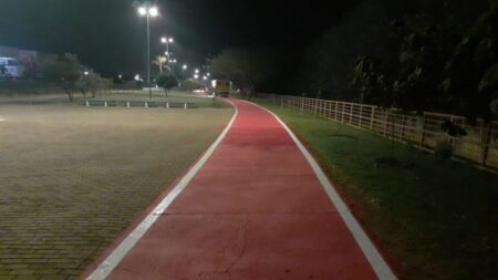 Pintura da ciclovia é iniciada no Parque Renato Dobelin