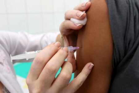 Hortolândia amplia vacinação contra HPV para meninos de 9 anos