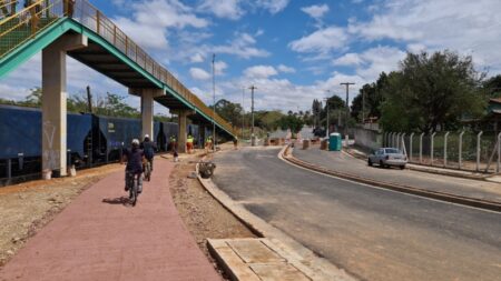 Superviário ganha calçada e ciclovia próximo à ponte da Vila Real