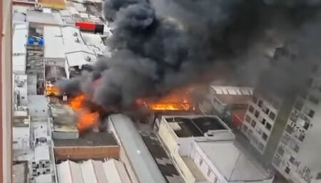 Incêndio de grandes proporção atinge comercio no Centro de Campinas