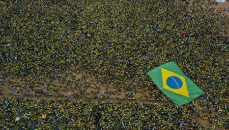 Bicentenário da independência reúne multidão na Esplanada