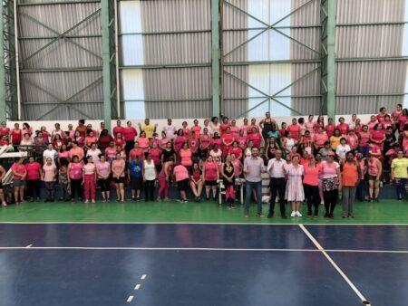 Esportistas de Hortolândia participam de atividade do Outubro Rosa contra o câncer de mama