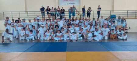 Capoeiristas de Hortolândia, alunos das Escolinhas Esportivas, participaram de troca de cordões e formatura