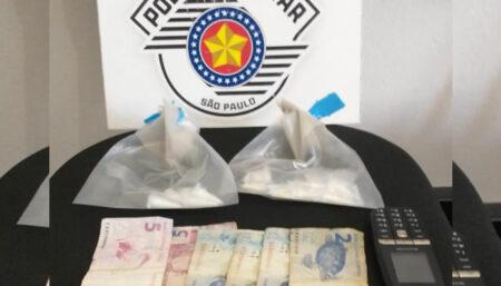 Dupla é detida com drogas no Adelaide