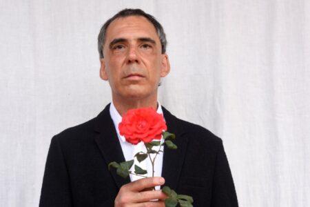 Cantor e compositor Arnaldo Antunes é atração do sarau “Parada Poética” da Prefeitura