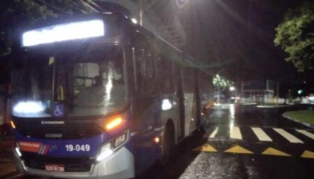 Ônibus metropolitano é assaltado no ponto final em Hortolândia