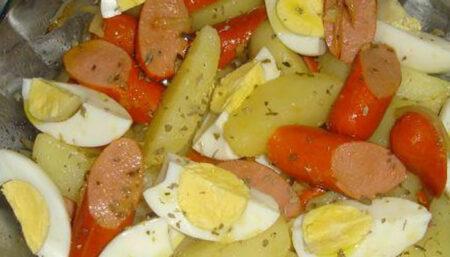 Salada de salsicha com batata