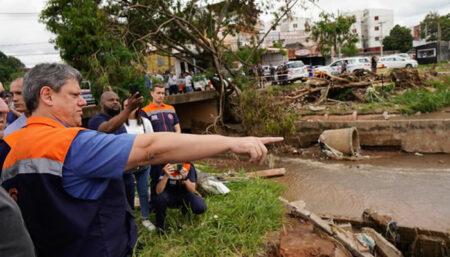Governo de SP realiza vistoria em cidades afetadas pela chuva na região de Campinas