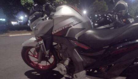 Guarda Municipal surpreende homem empurrando moto roubada