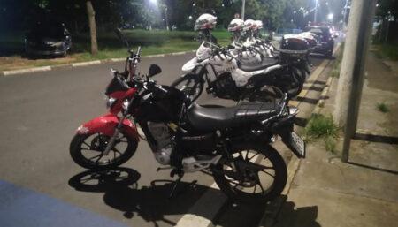 Homem perde controle da moto durante perseguição policial