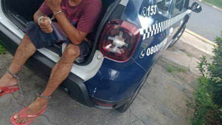 Jovens invadem EMEF e promove vandalismo