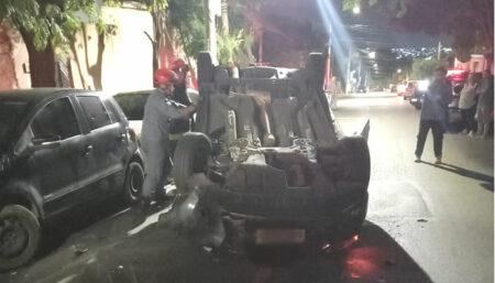 Motorista capota carro após discutir com mulher