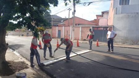 Movimentado cruzamento de pedestres no Jd. São Sebastião recebe implantação de faixa para a travessia