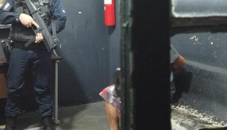Mulher é agredida por padrasto e homem é preso