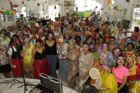 Baile de Carnaval reúne 120 idosos no Centro de Convivência da Melhor Idade do Remanso Campineiro