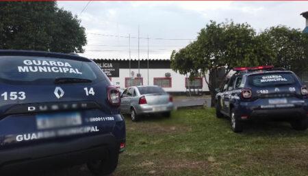 GM recupera veículo roubado e mulher vai presa
