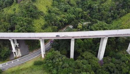 Nova pista da Tamoios, que leva a Caraguatatuba, completa um ano