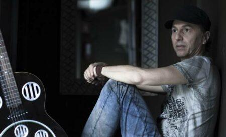 Zeca Baleiro faz show gratuito em Hortolândia na próxima segunda feira (03)