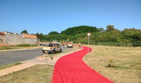 Pintura de ciclovia deixará os passeios de bike mais seguros em local importante de Hortolândia