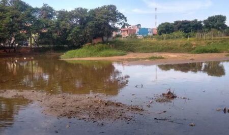 Descaso e abandono na lagoa do Jd. São Bento, em Hortolândia